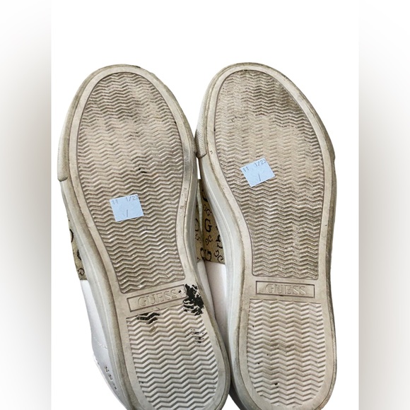 GUESS Women's White & Gold Faux Leather LOGO Comfortable Slip On Shoe-Size 8.5 - Picture 12 of 14